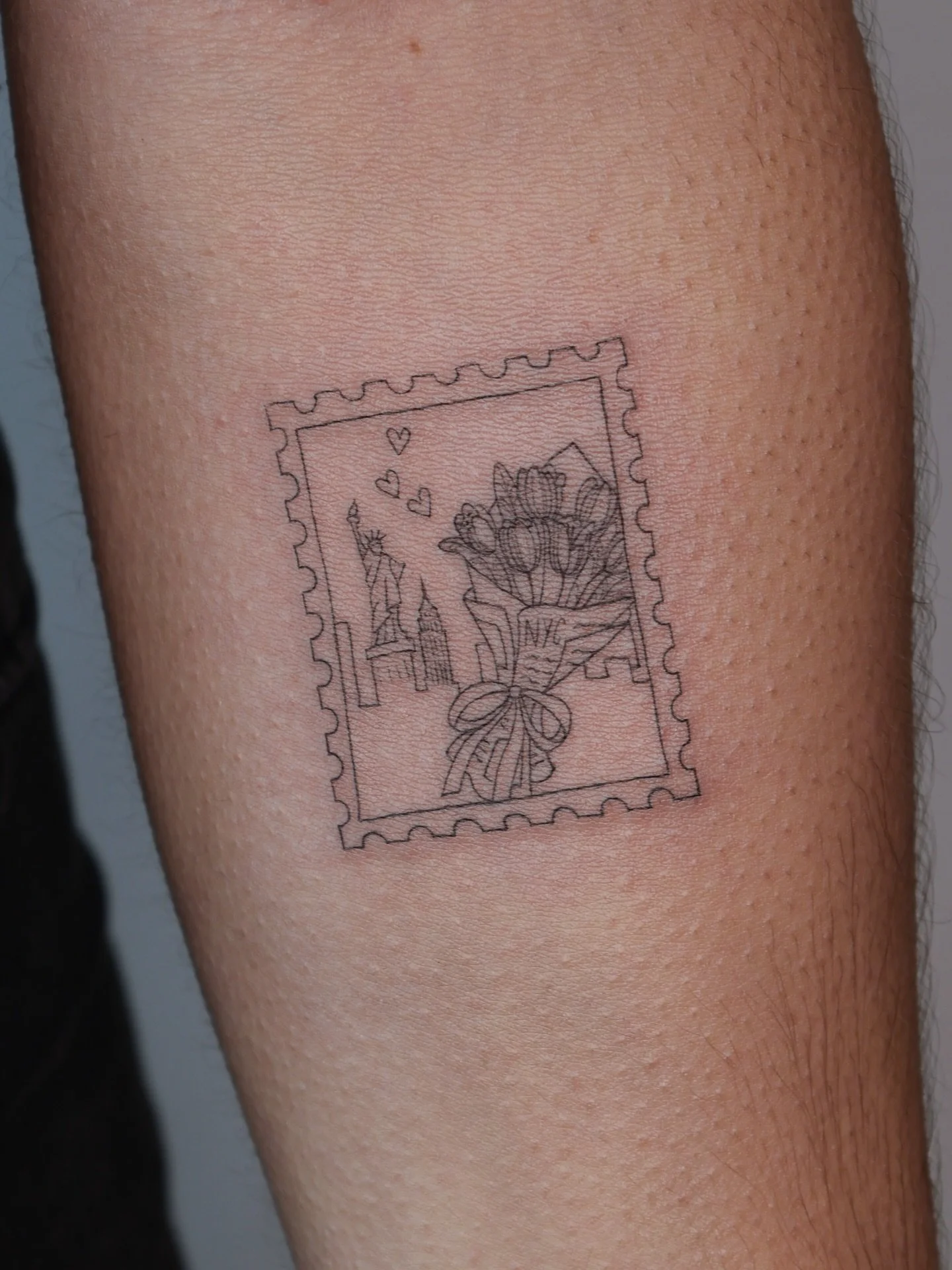 With lots of love, from NYC to France🗽🇫🇷💐

A memento from my client&rsquo;s trip to NYC. A moment now made unforgettable in skin.

Done at @nicetattooparlor 

Bookings are open for May and June🤍 DM or click the link in my bio to secure your spot