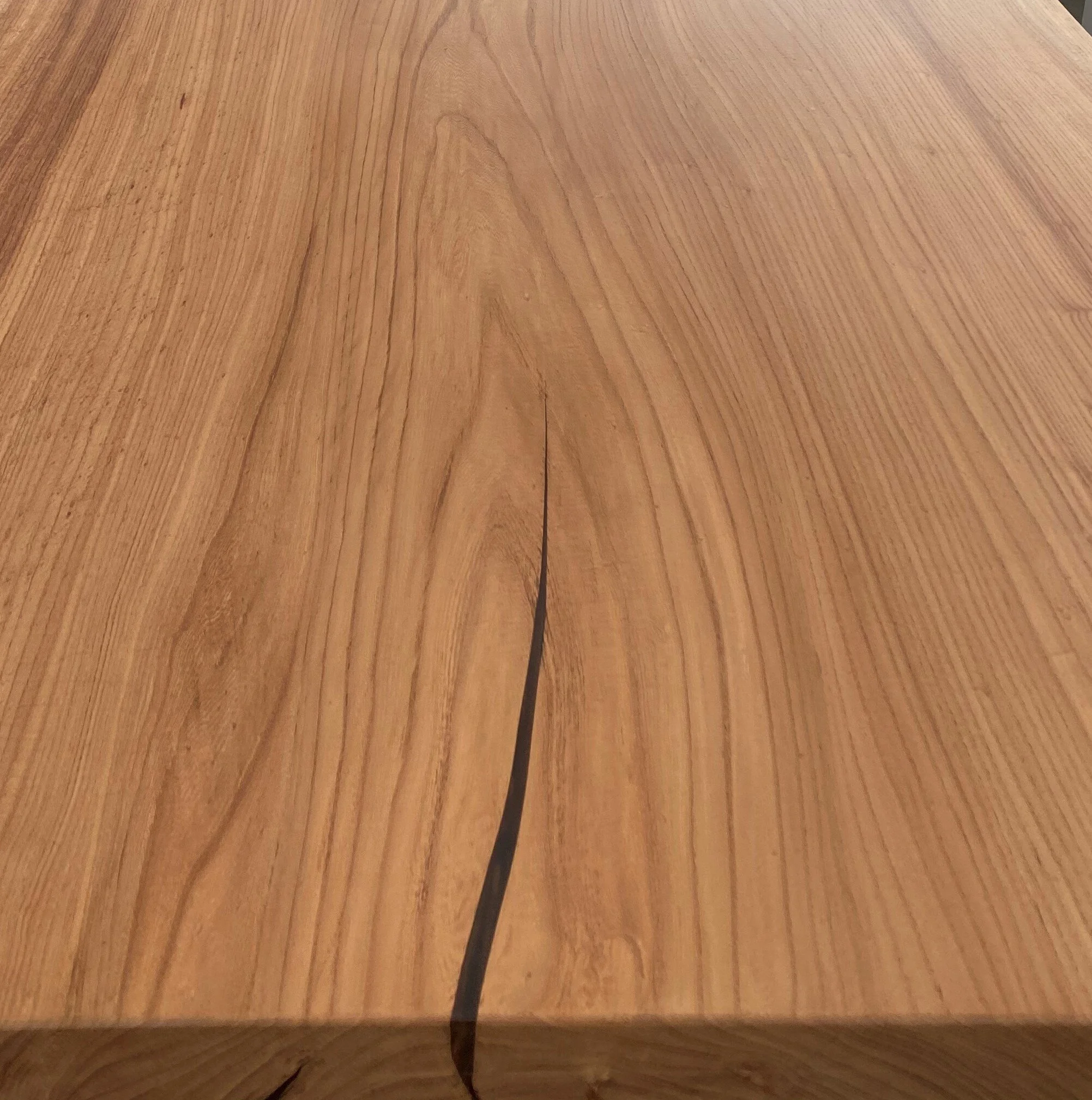 Elm Table