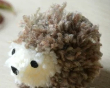 Easy-Pom-pom-Hedgehog.jpg