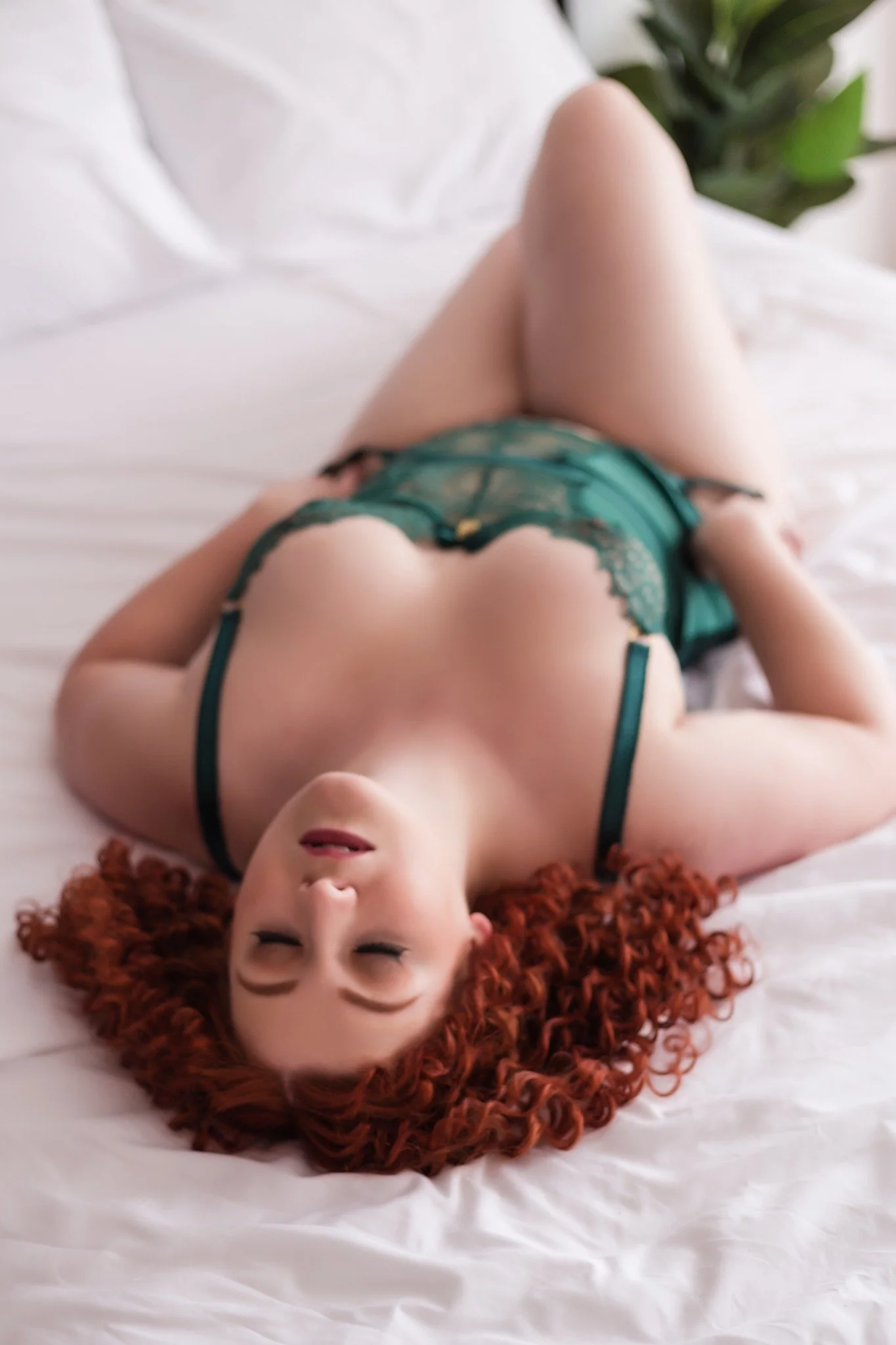 My inbox is full of &ldquo;do you have any left?!&rdquo; messages 😅
If you&rsquo;ve been thinking about it, don&rsquo;t wait another day.
Click that link, grab your time, and let&rsquo;s make this holiday sparkle.✨https://bit.ly/2025holidaymini