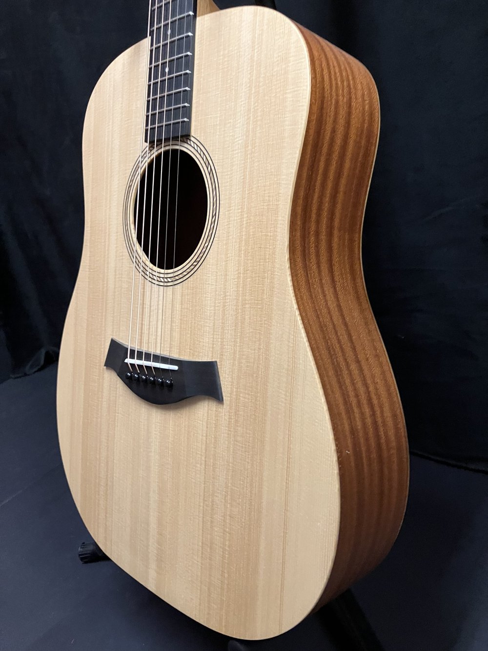 Taylor Academy 10 — Guitars