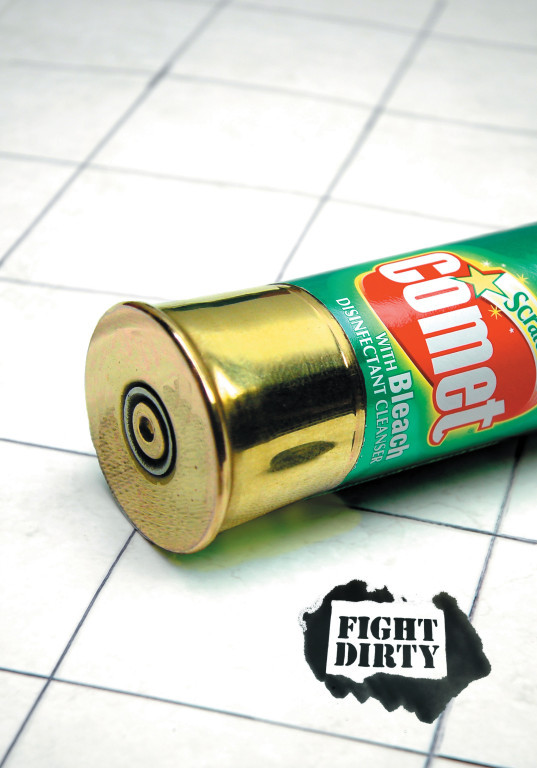 Print ad for Comet Disinfectant Cleaner w Bleach