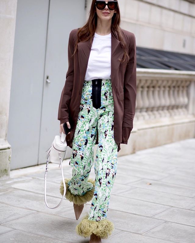 Colour clash #fashion seen o/S after @mollygoddard #LFW #aw19  #trim 📷@shotbysherion