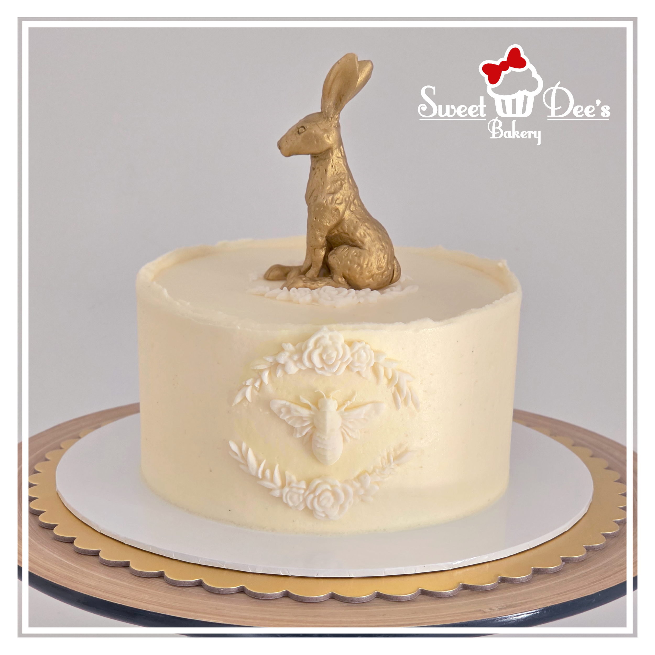 Bass Relief Shallow Brass Hare Cake