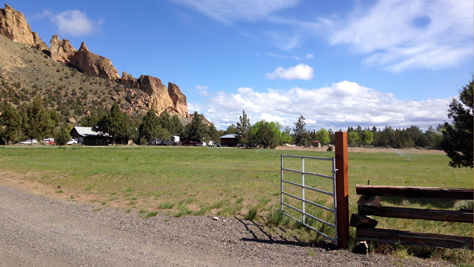 Rex House field parking relief for Smith Rock State Park