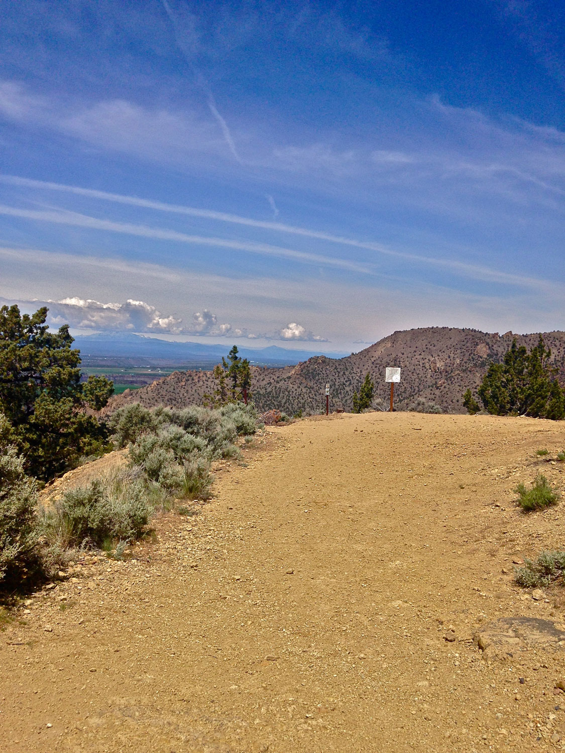 The summit of the Burma Road tops out at the junction of the Summit Trail back into Smith Rock State Park.