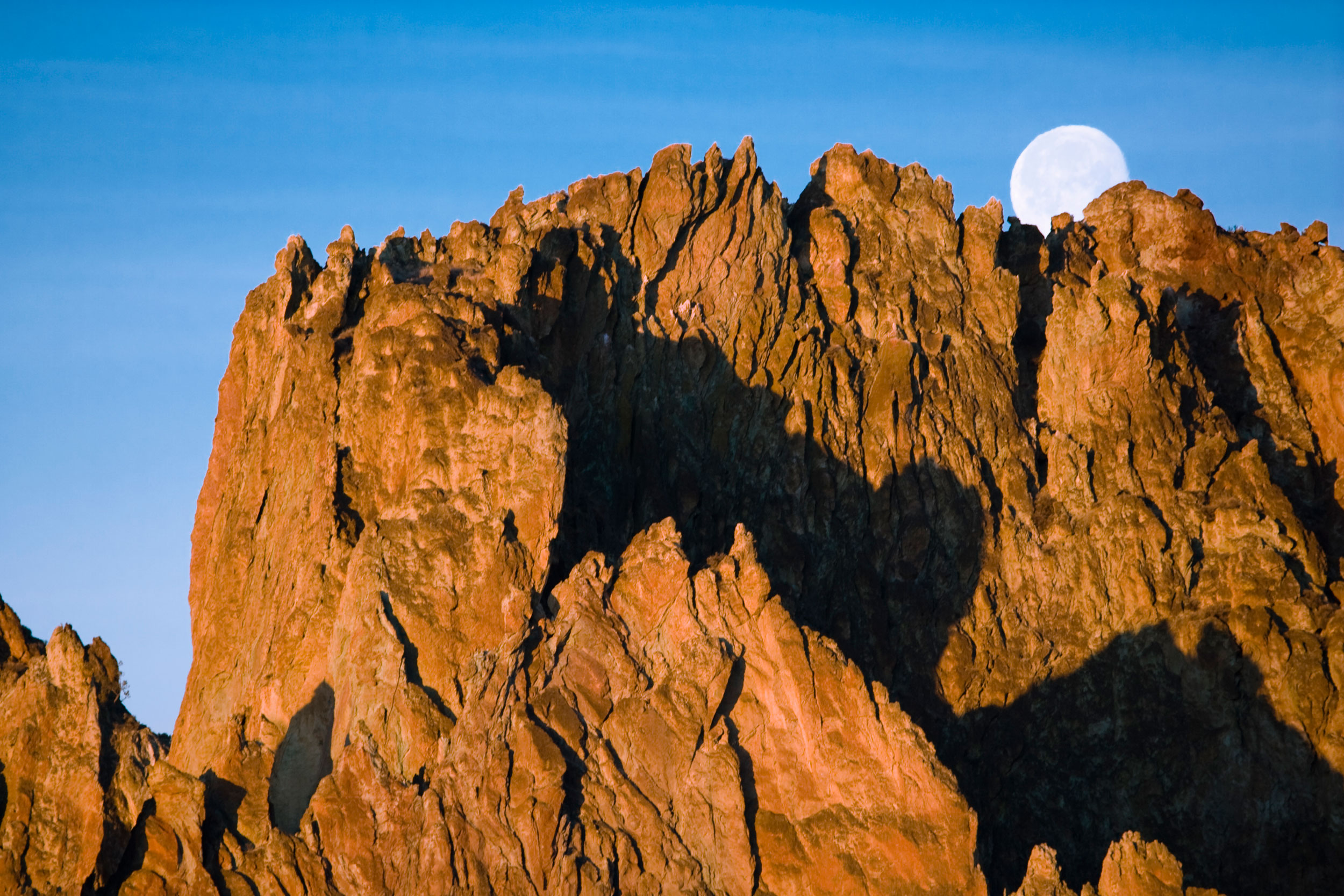 moonset over the Smith Rock Group