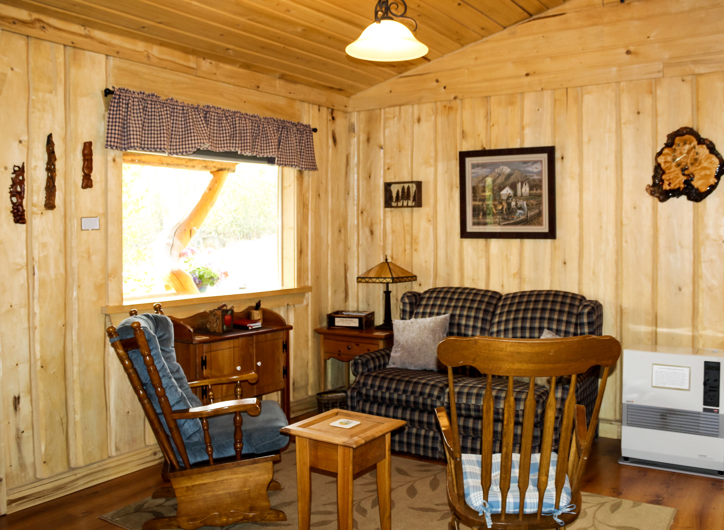 Homestead Guest Cabins in Glacier View, AK