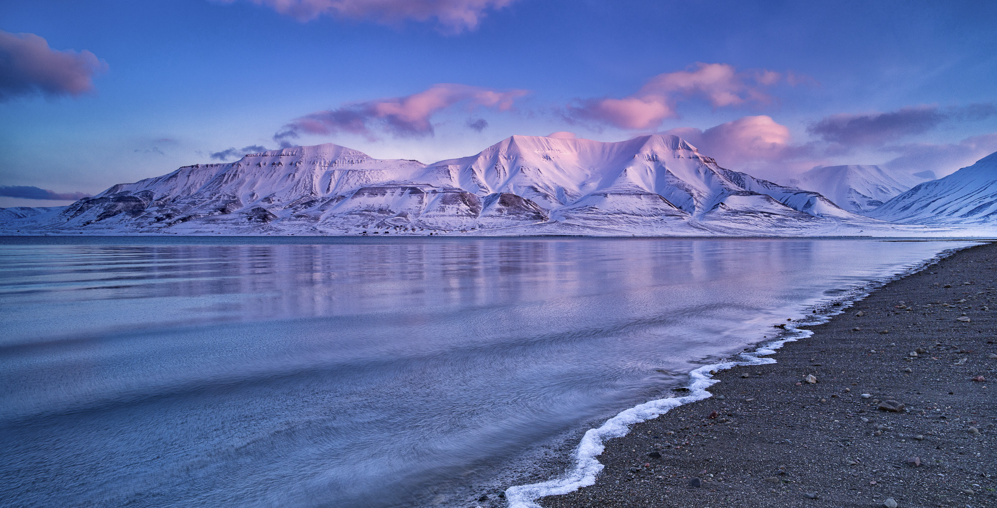 longyearbyen-landschaft.jpg