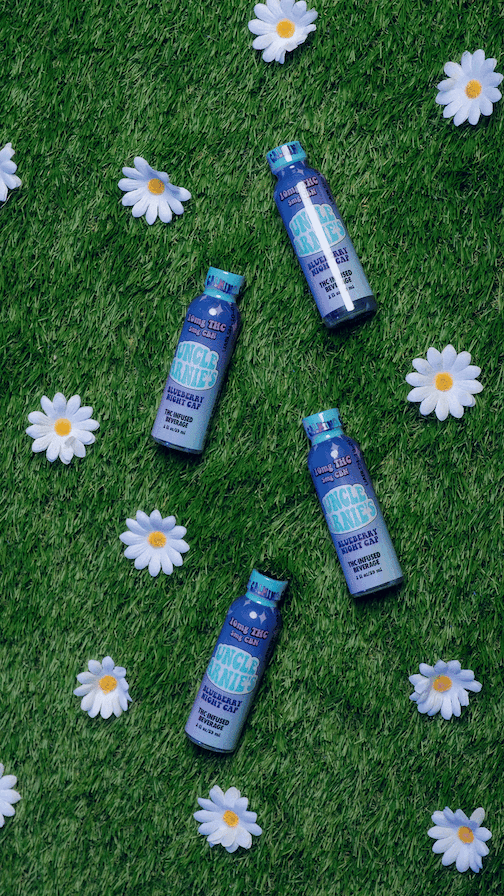 Uncle Arnies_GIF 1 (night) small.gif