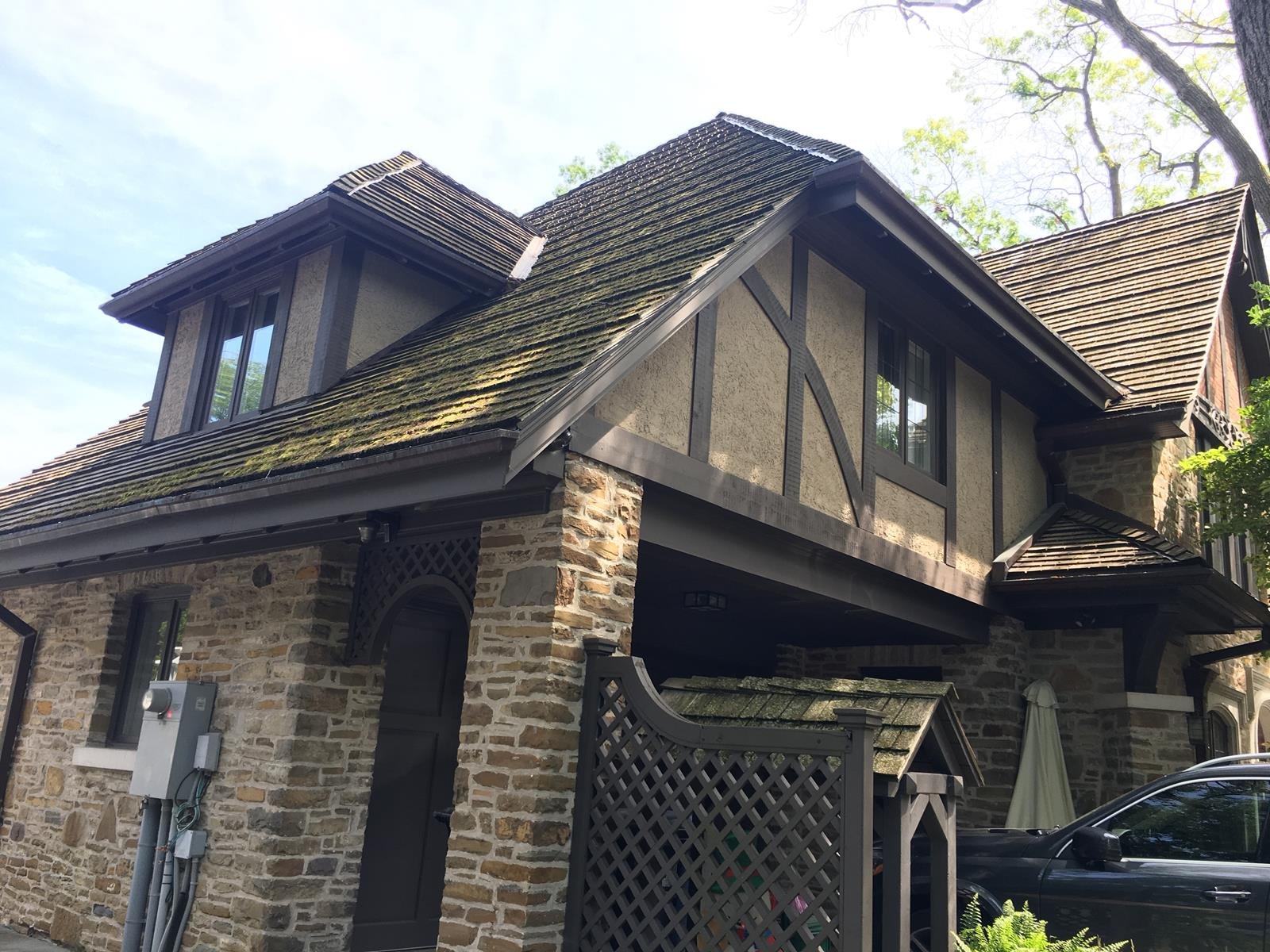 Cedar Roof Cleaning Guelph (Copy)