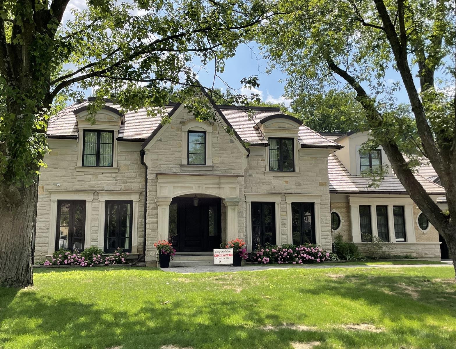 Cedar Shake Roof Cleaning Mississauga (Copy)