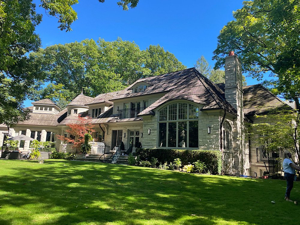 Pressure washing cedar siding Etobicoke