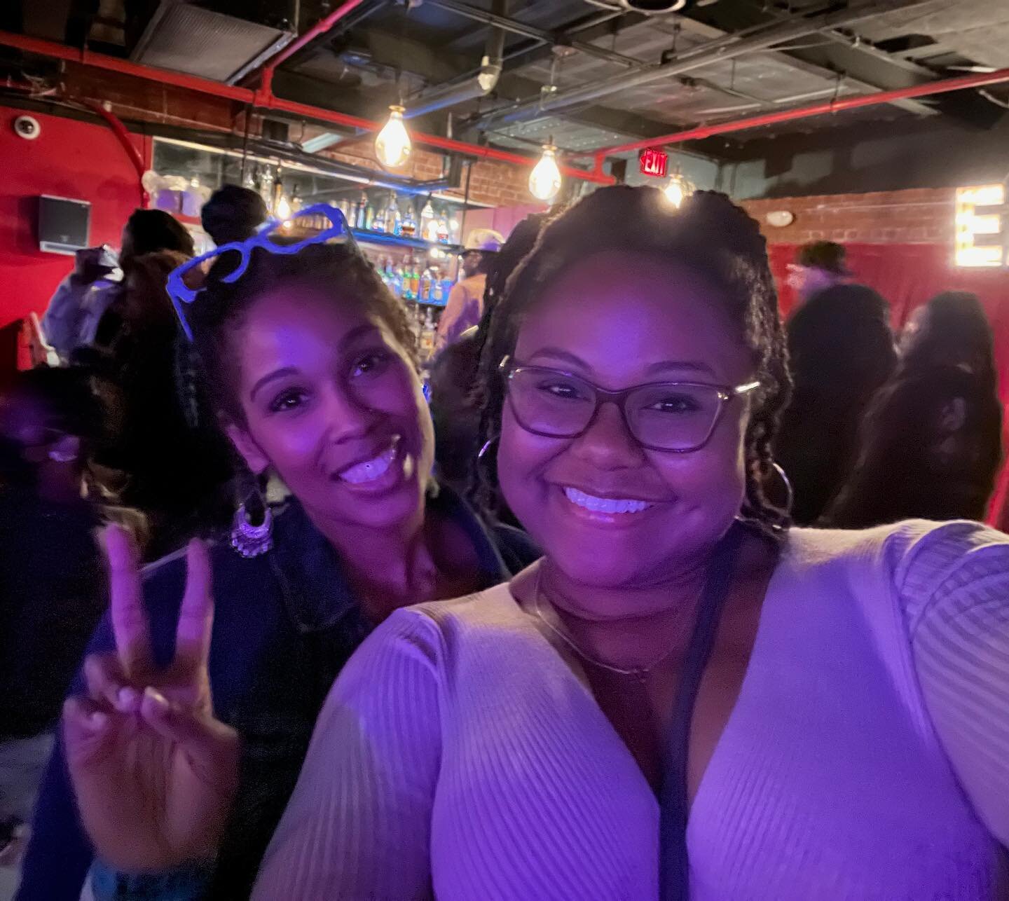 @gleeci + @say_mesh living their best life at the @masego concert last night! 💜