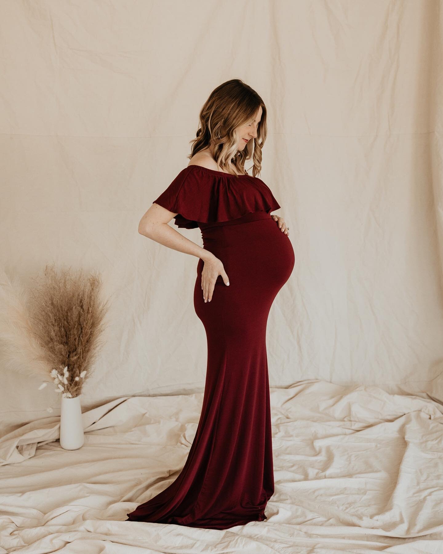 Got to photograph this sweet couple in the studio yesterday and can you believe Taylor is 38 weeks?! She is so stunning it&rsquo;s almost not fair🤣. So excited for their growing family!