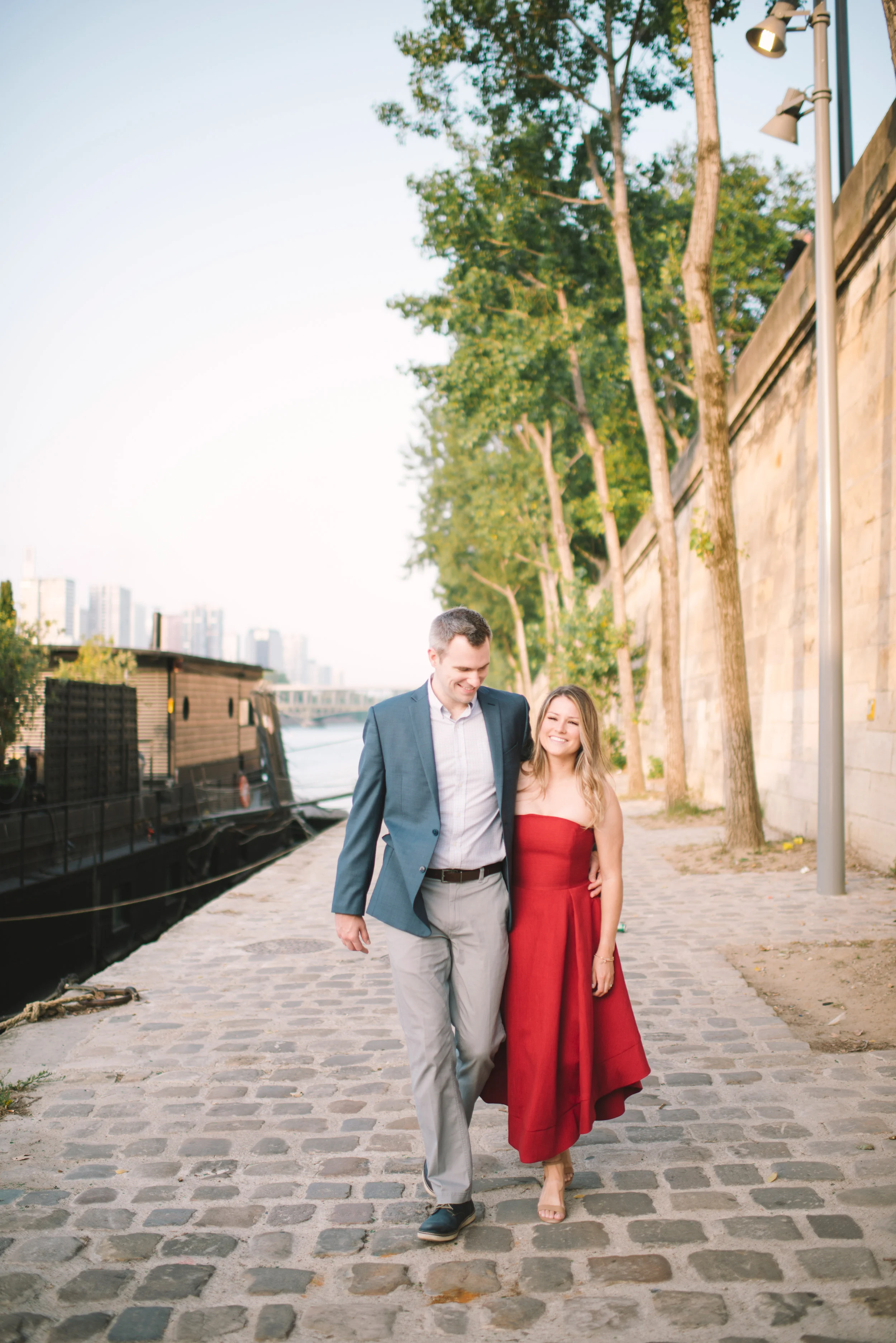 Couple-portrait-session-Paris-EiffelTower-Seine-Cafe100.jpg