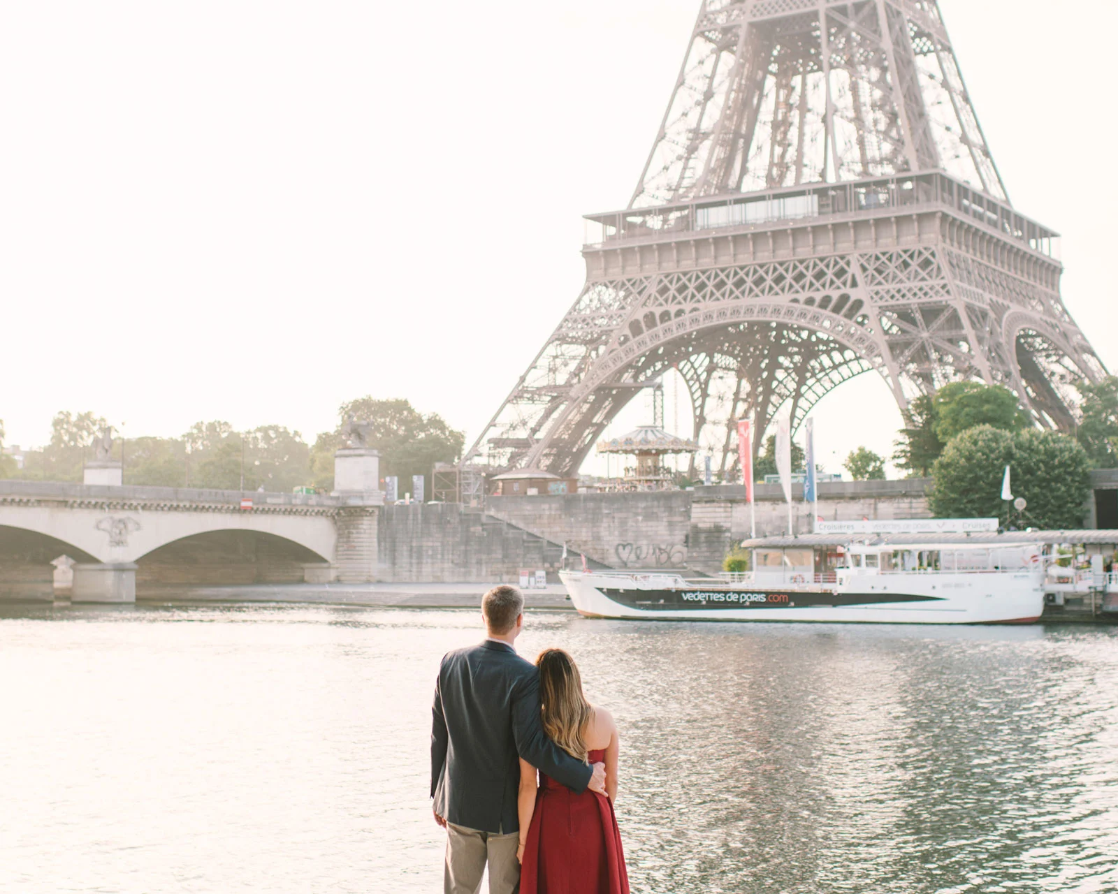 Couple-portrait-session-Paris-EiffelTower-Seine-Cafe072.jpg