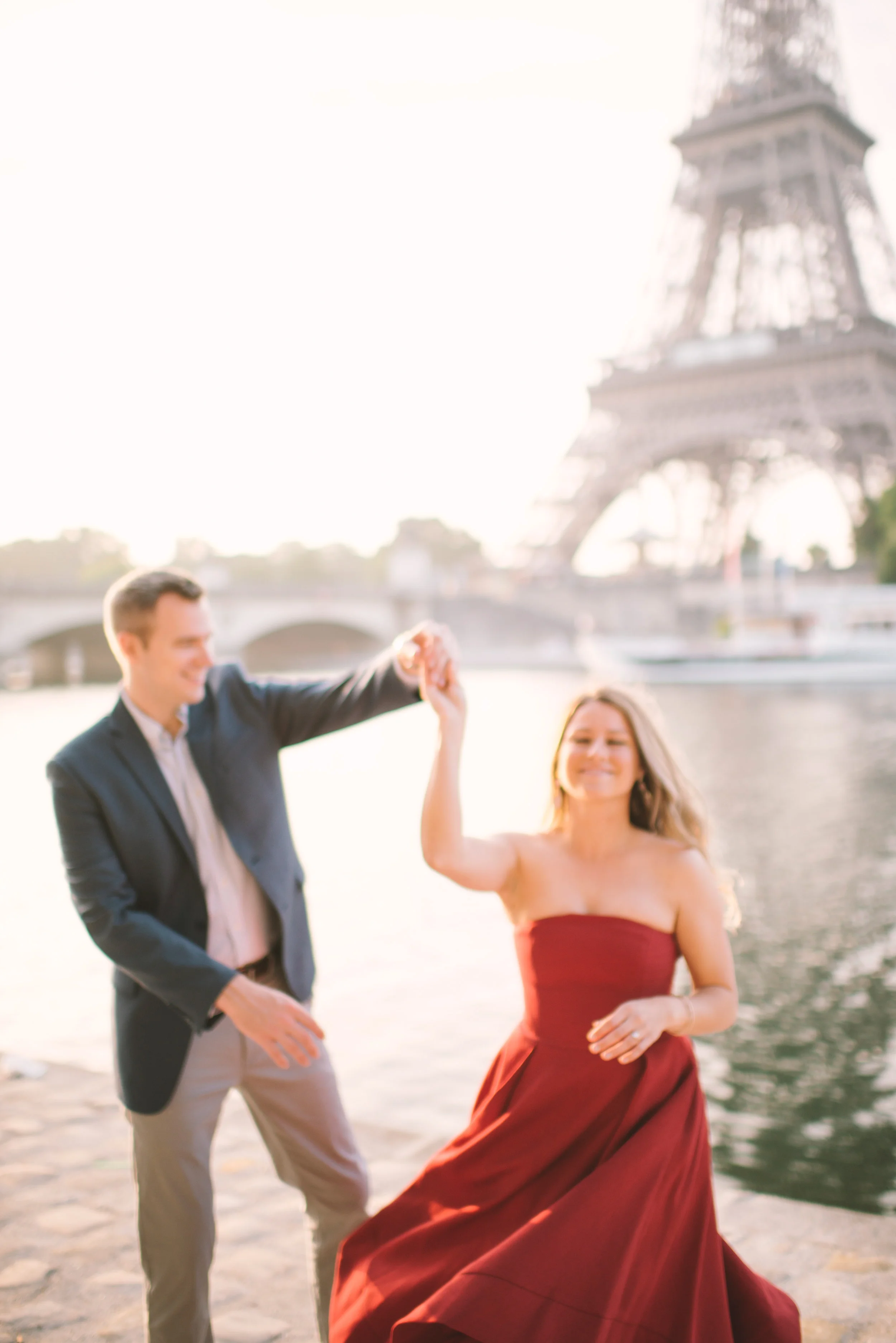 Couple-portrait-session-Paris-EiffelTower-Seine-Cafe084.jpg
