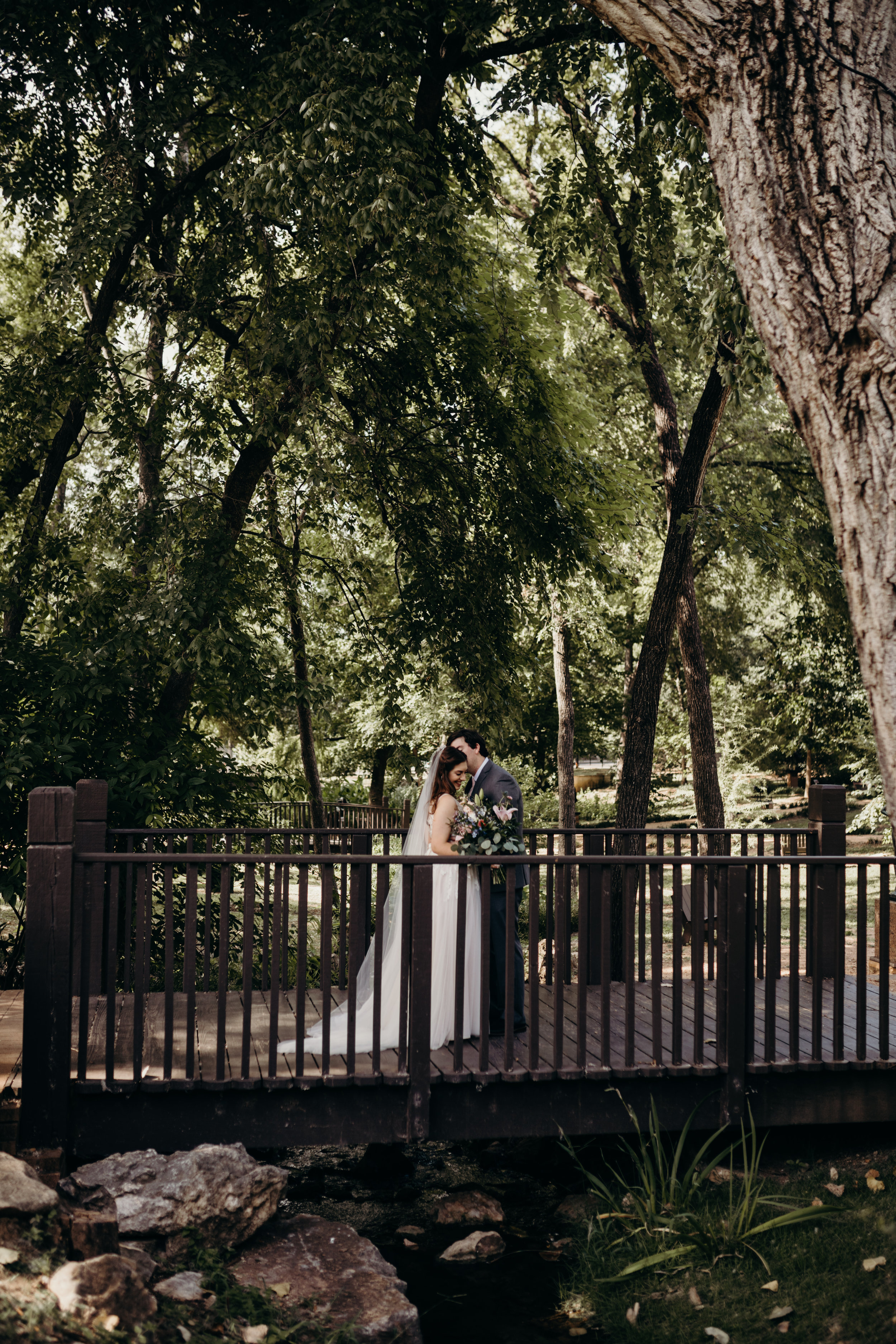 whimsical-austin-texas-garden-wedding-moth-and-moonlite-photography_009.jpg