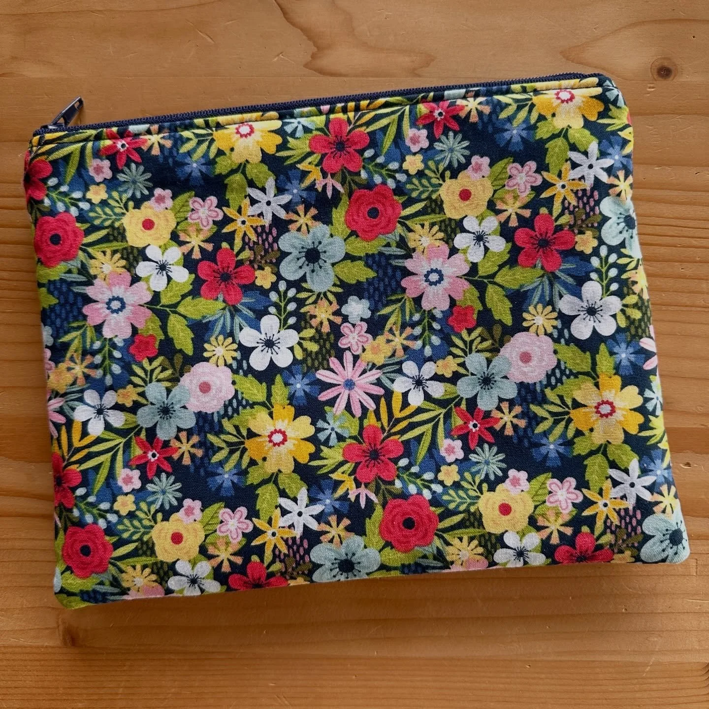 slowly but surely adding more sewn goods to faire! i thought this pattern was perfect for spring 🌸