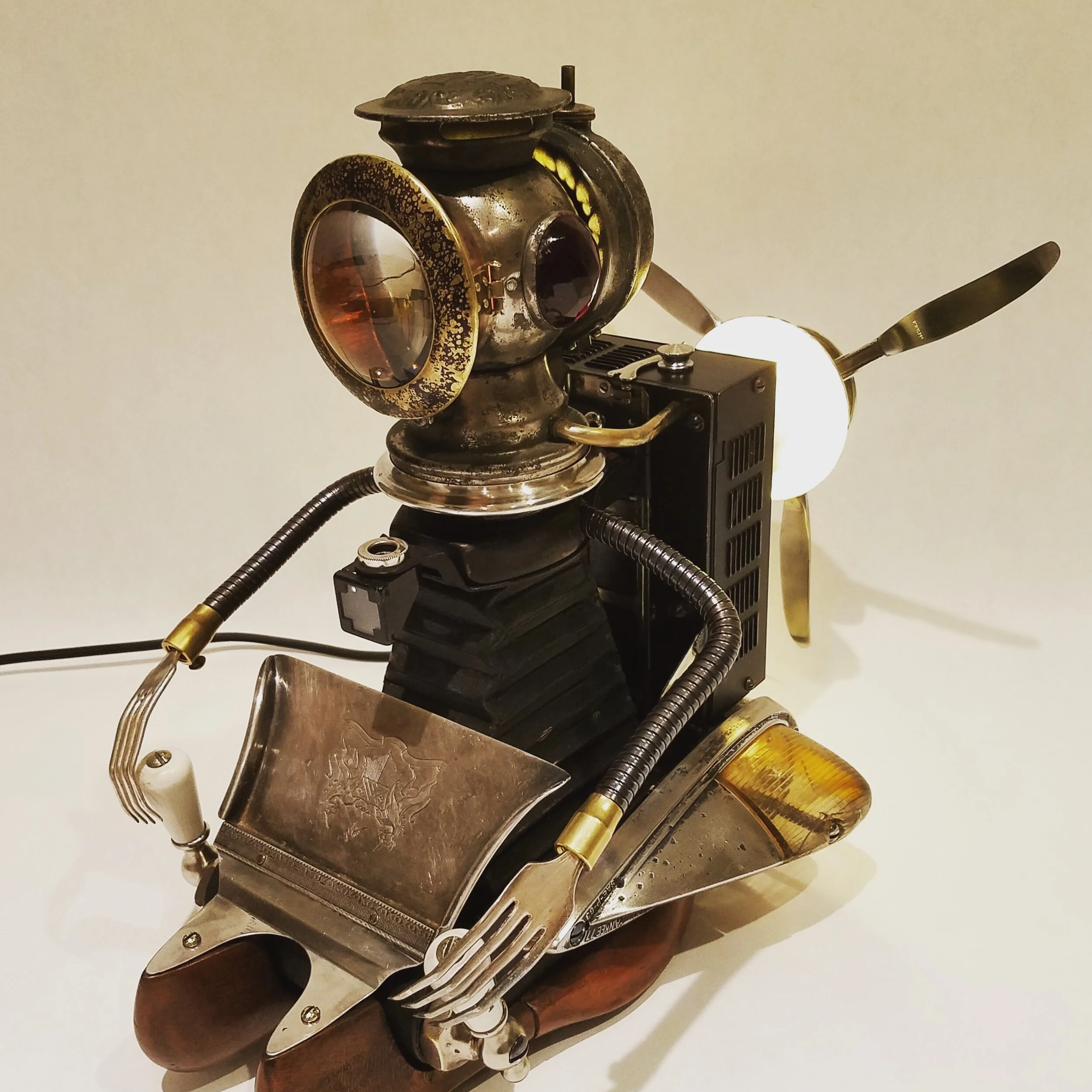 Air Boat Lamp with USB ports