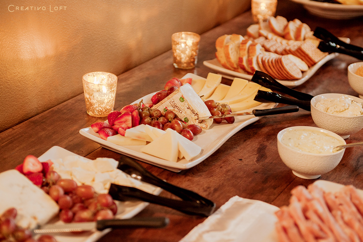 13-Creativo-elopement-package-catering-ChRo.jpg
