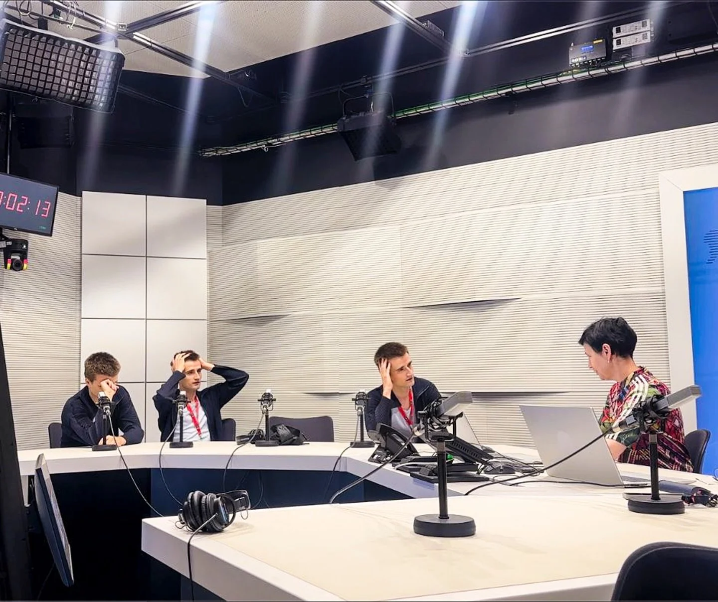 Intense discussion this morning at @latvijasradio. See you in a week at @makslasfestivalscesis 🎻