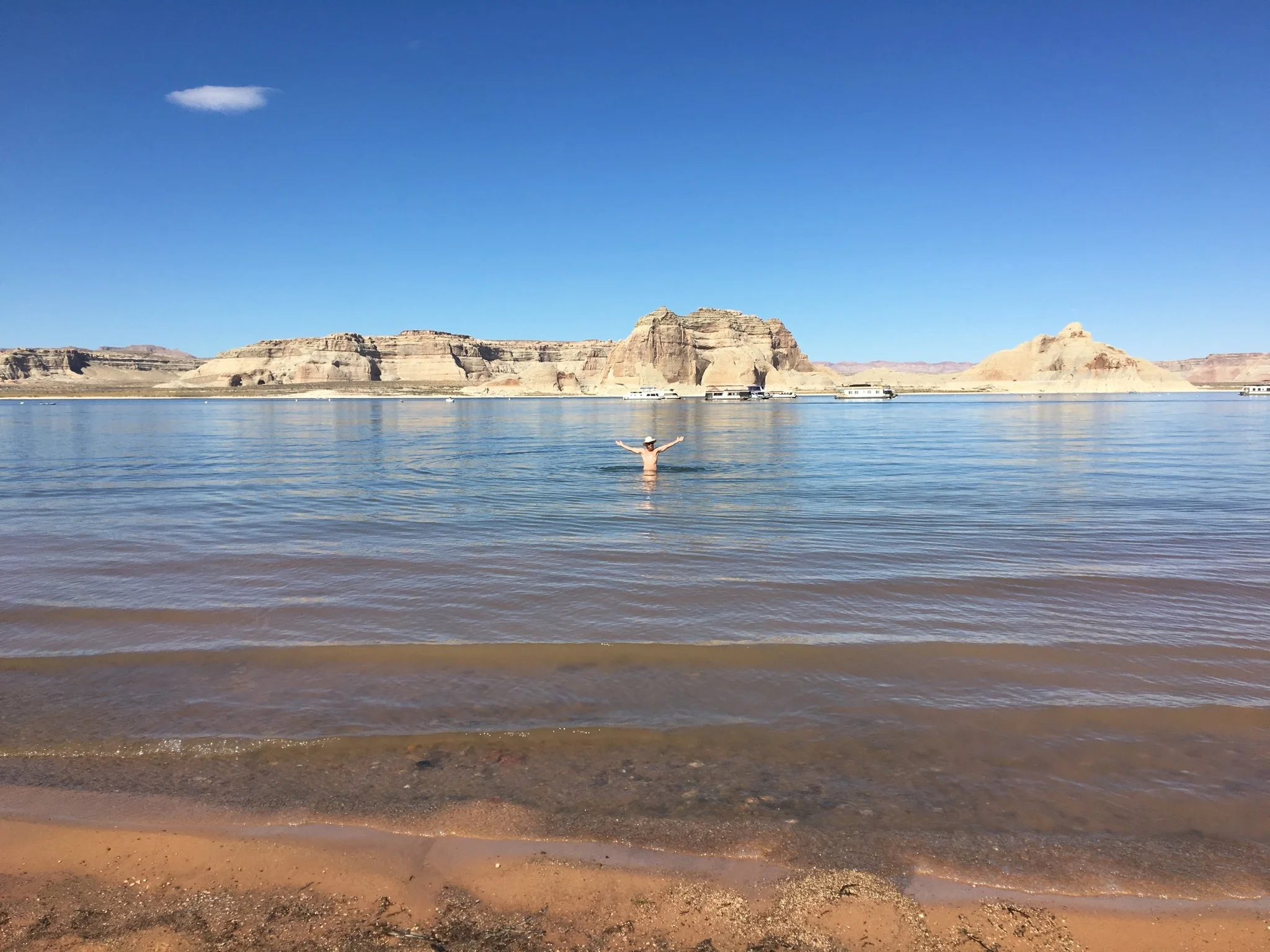 Time for a change of scenery → Lake Powell, AZ