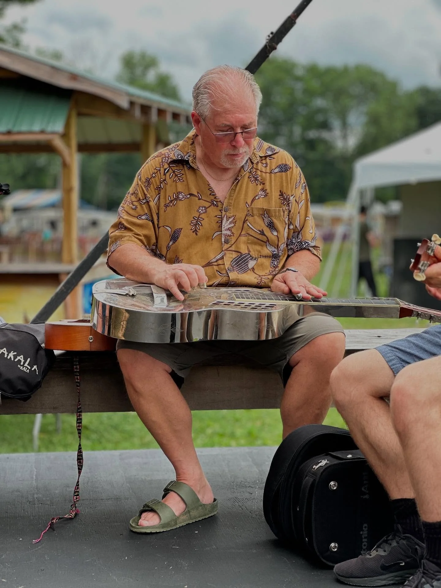 We loved having the talented Fribush family from North Carolina at Culture Camp this year. 🎶 Doc, Eli, and Sam (all multi-instrumentalists) led many music workshops throughout the week. A true family of musicians!