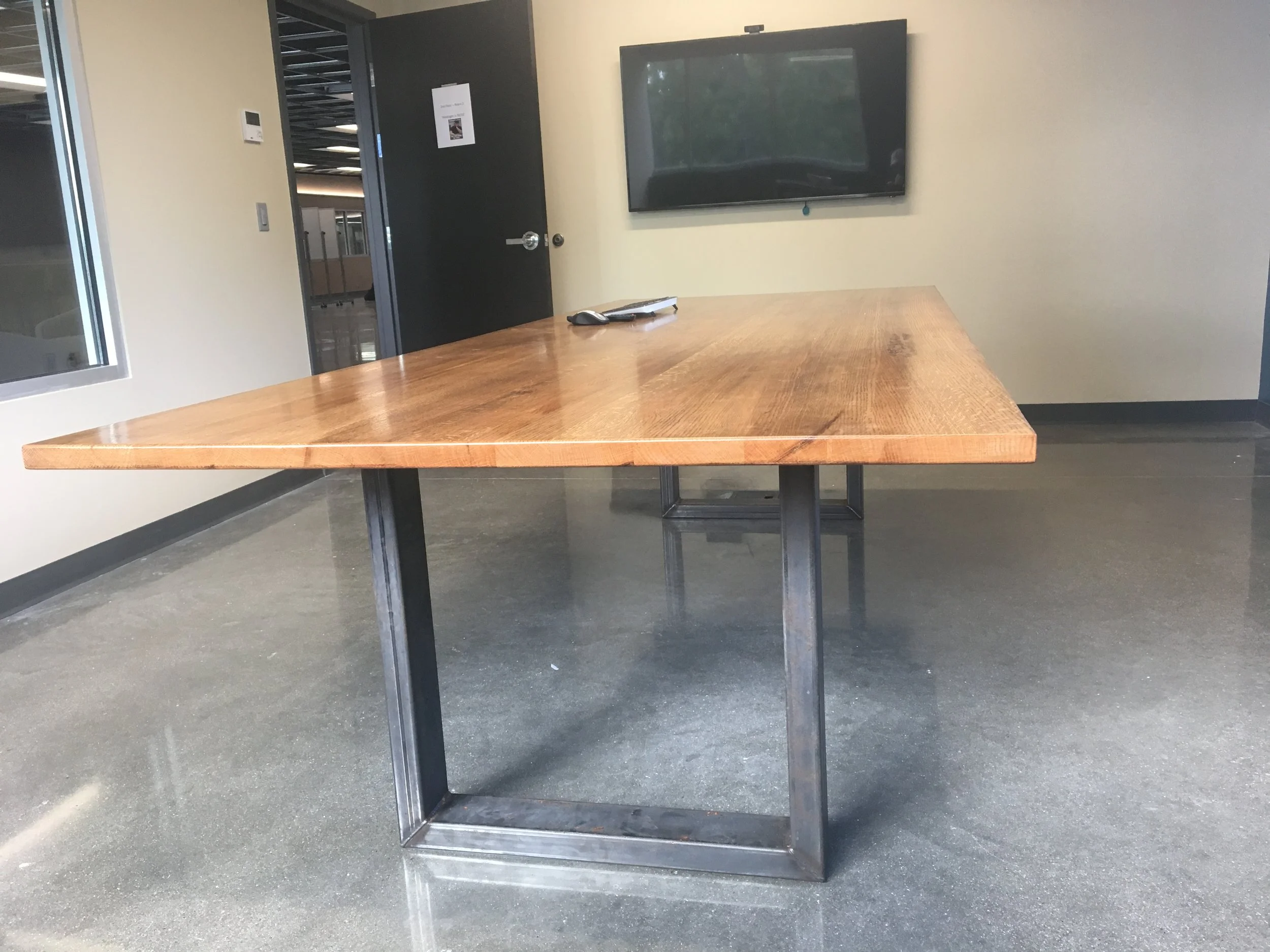 Oak from the front yard. Air dryed for 4 years.