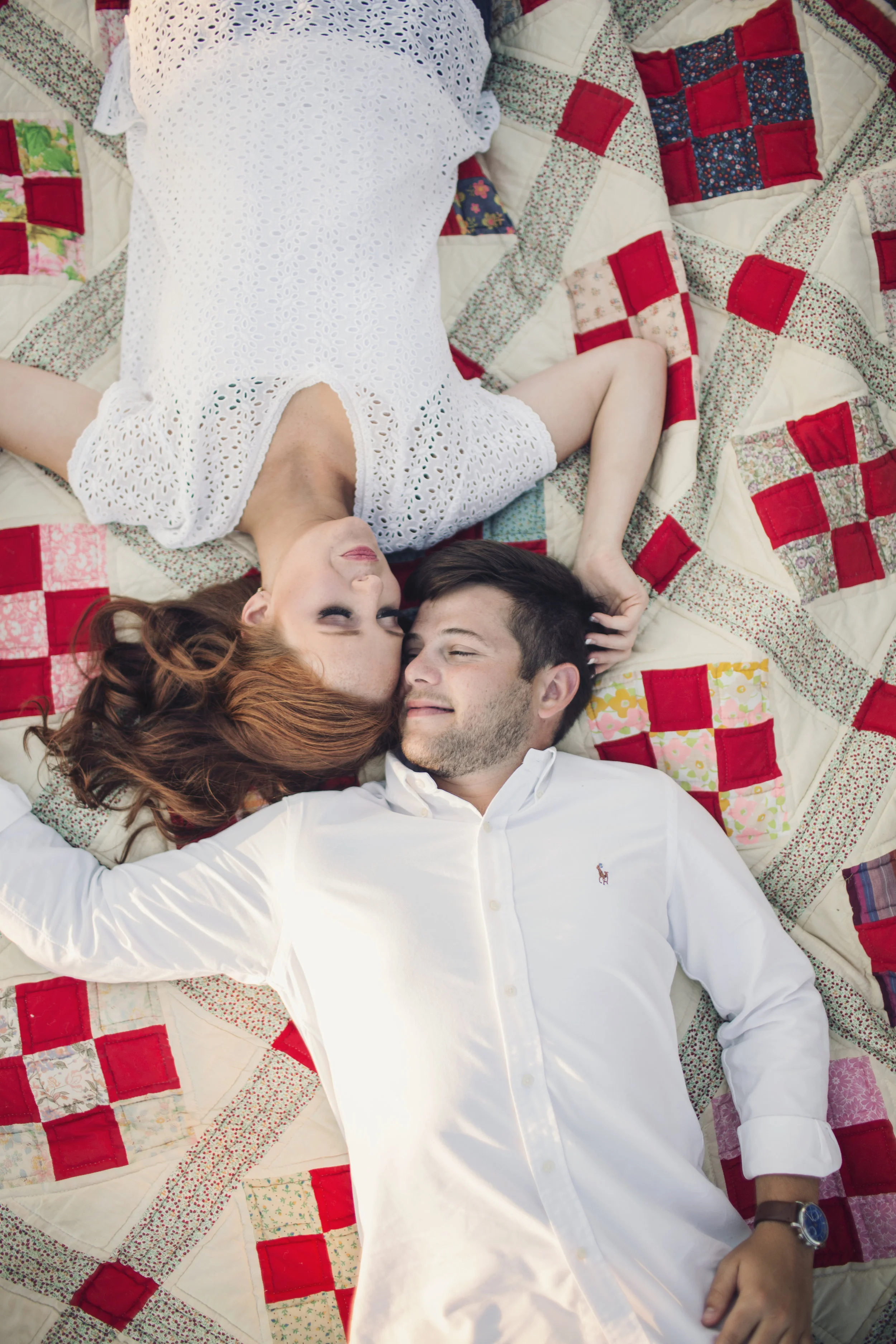 Haven't you always wanted to grab a family quilt and relax in a field with your SO at sunset? Every bride's dream!