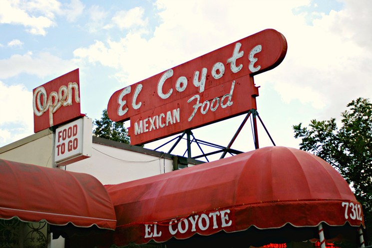 el-coyote-cafe-exterior-01e.jpg