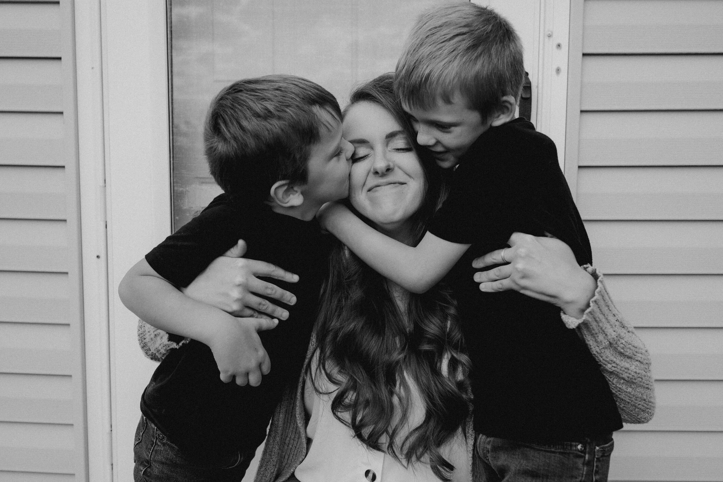 ERYC-PEREZ-DE-TAGLE-PHOTOGRAPHY-PRESCHOOL-GRADUATION-GAYNOR-SCHAFFER-FAMILY-4.jpg