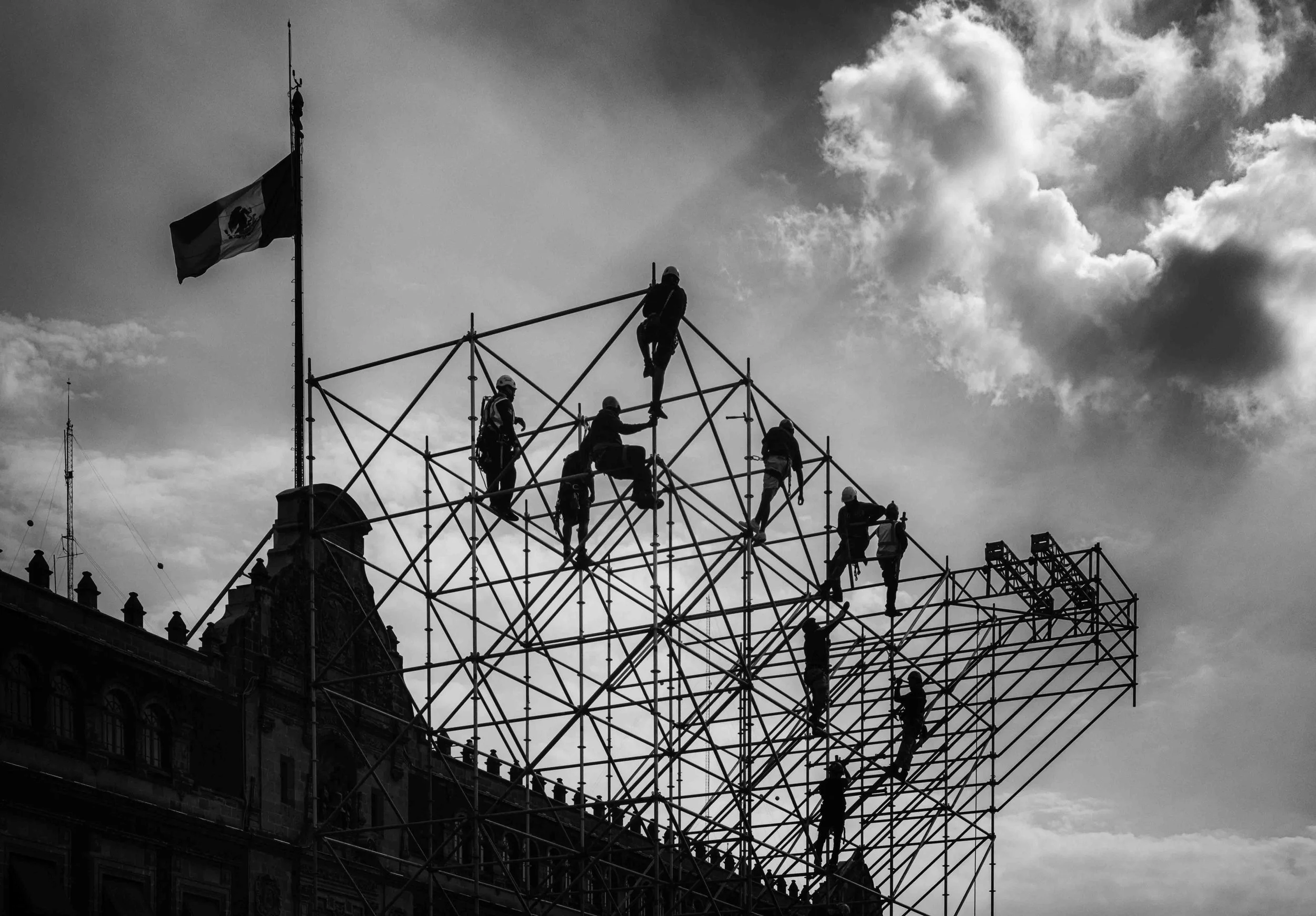 Workers by the Government Palace, CDMX