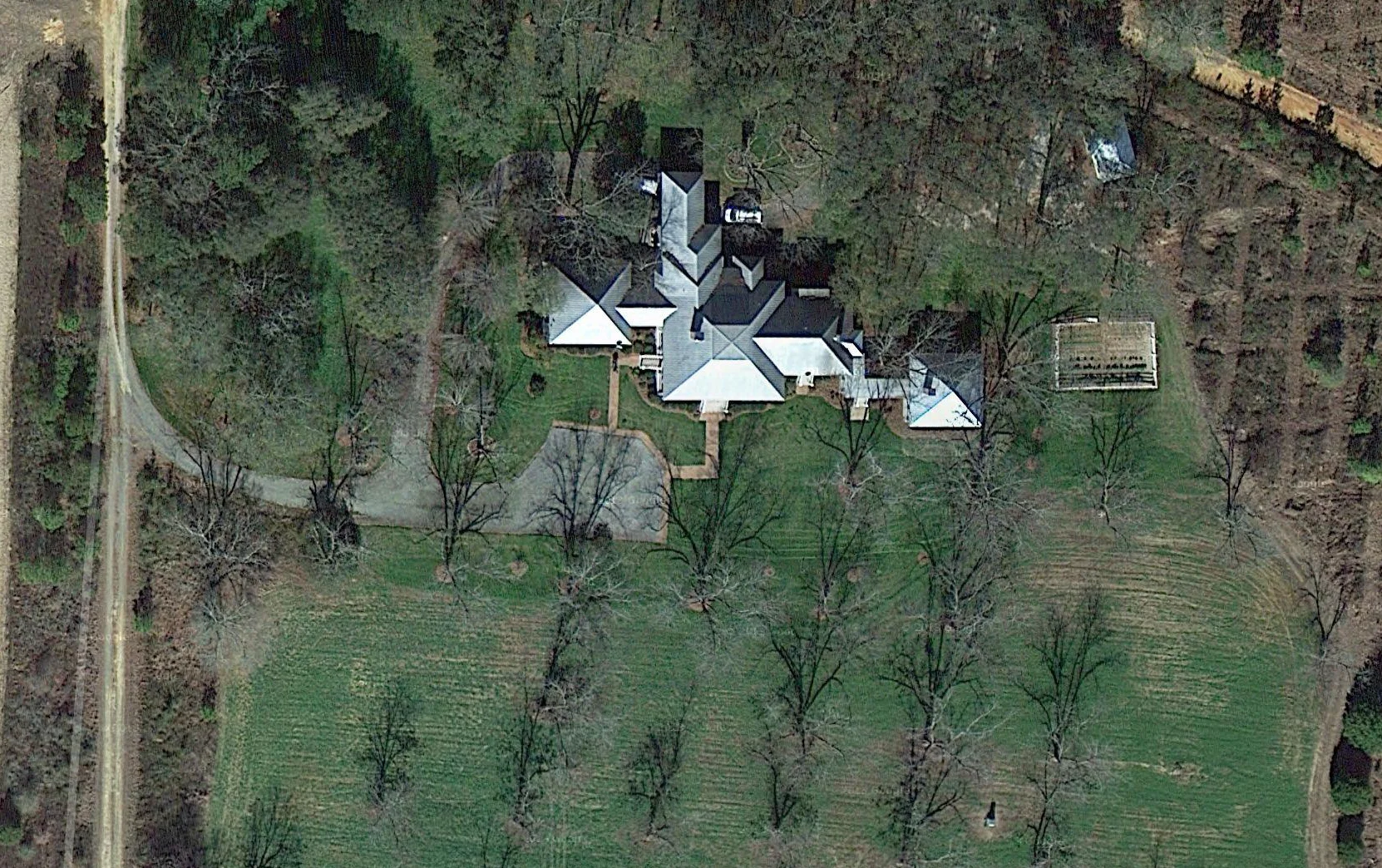 becker_aerial_main-house001 copy 2.jpg