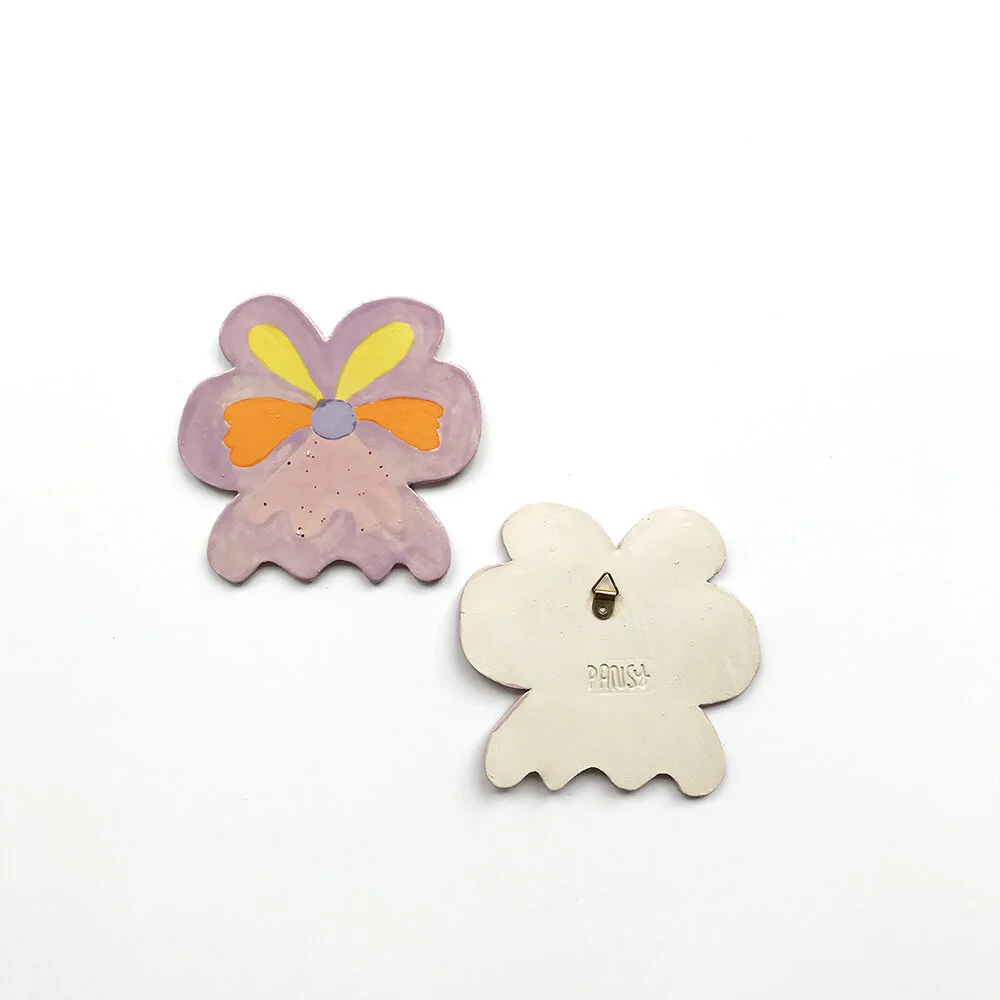 frillypansybackfront.jpg