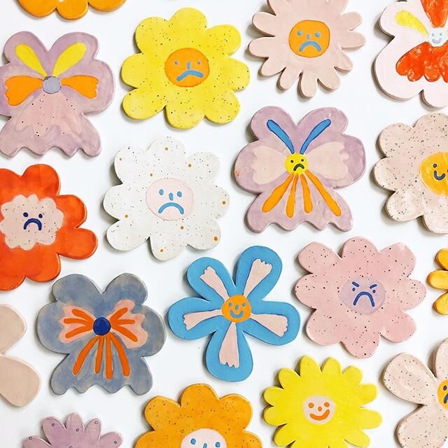 ✨ little flower faces ✨⁠
⁠
@diyartmarket ceramic market continues today 💕 hop on their stories to discover independent makers from all over the world sharing their work ❤️🌼🎉⁠ these flower faces are &euro;39 each - made from earthenware and with fo