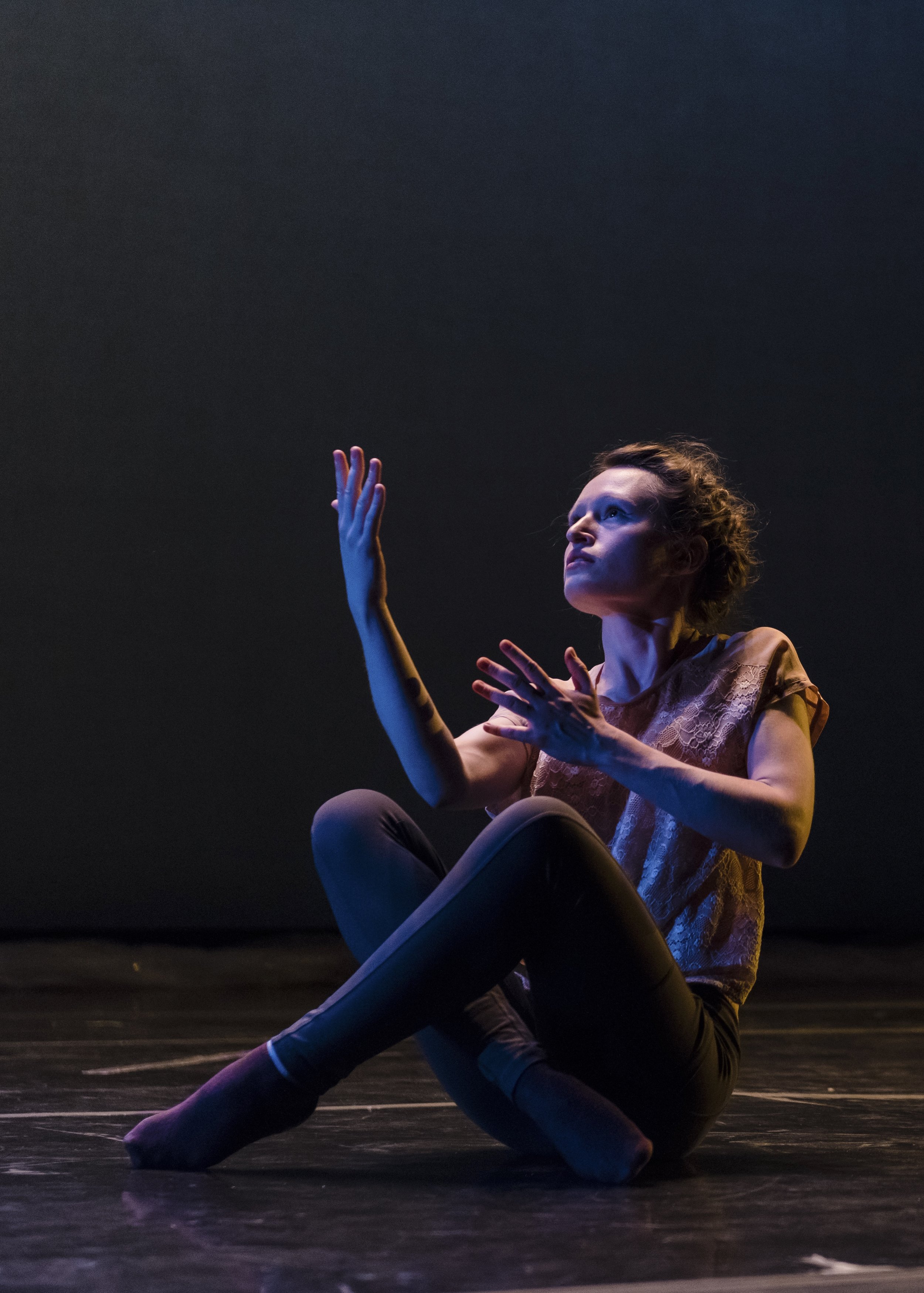 Elena Rykova. Solo . Beauty and failure. Harvard Dance Program, Five Pieces . 2017. Photo by Liza Voll.