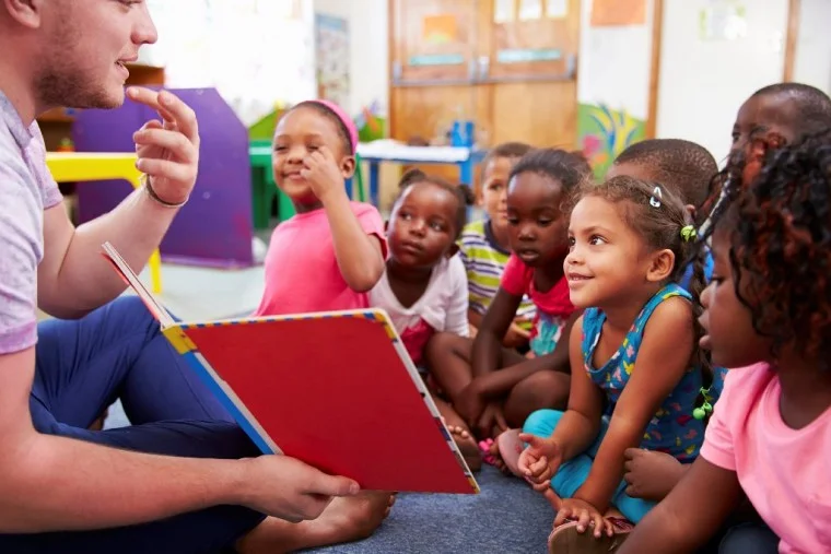 Teacher-parent-reading-to-children-books-760x507.jpg