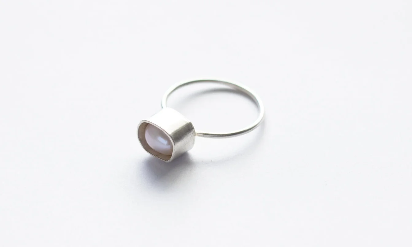 White pearl ring side.jpg
