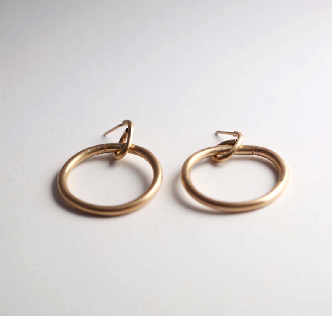 hoops studs gold..jpg