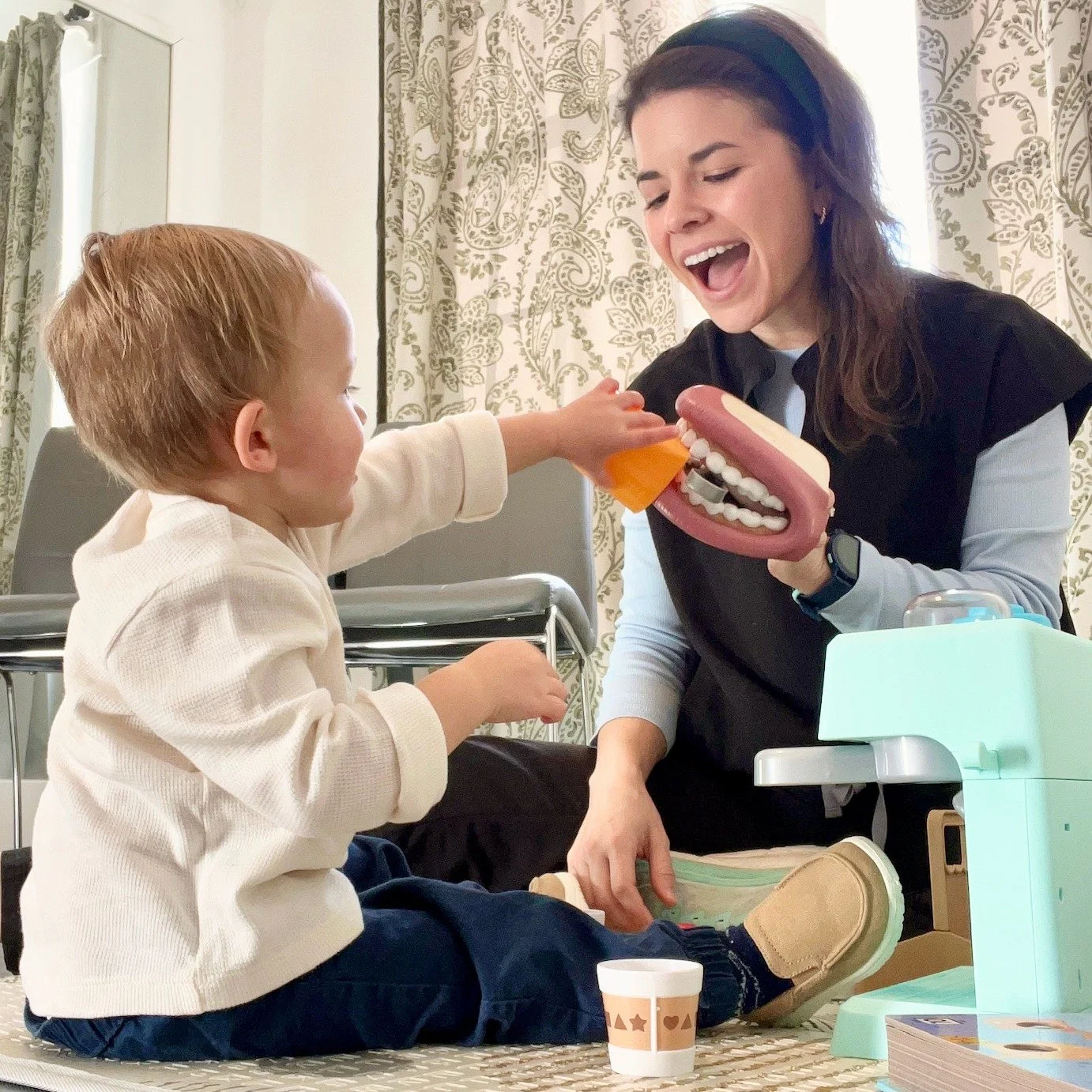 Serving up language skills one latte at a time! ☕💬
Language therapy often looks like play, and that&rsquo;s exactly the point. Play motivates, encourages turn-taking and labeling, and helps little ones practice communication naturally. Today, sweet 