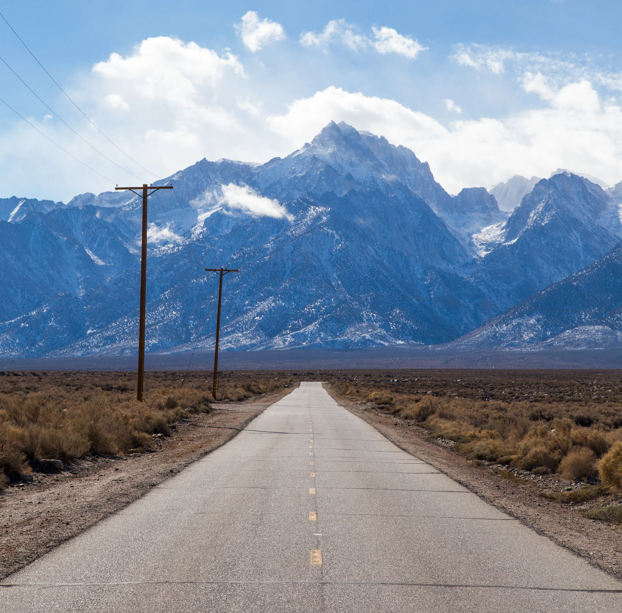 mountainatendofroad.jpg