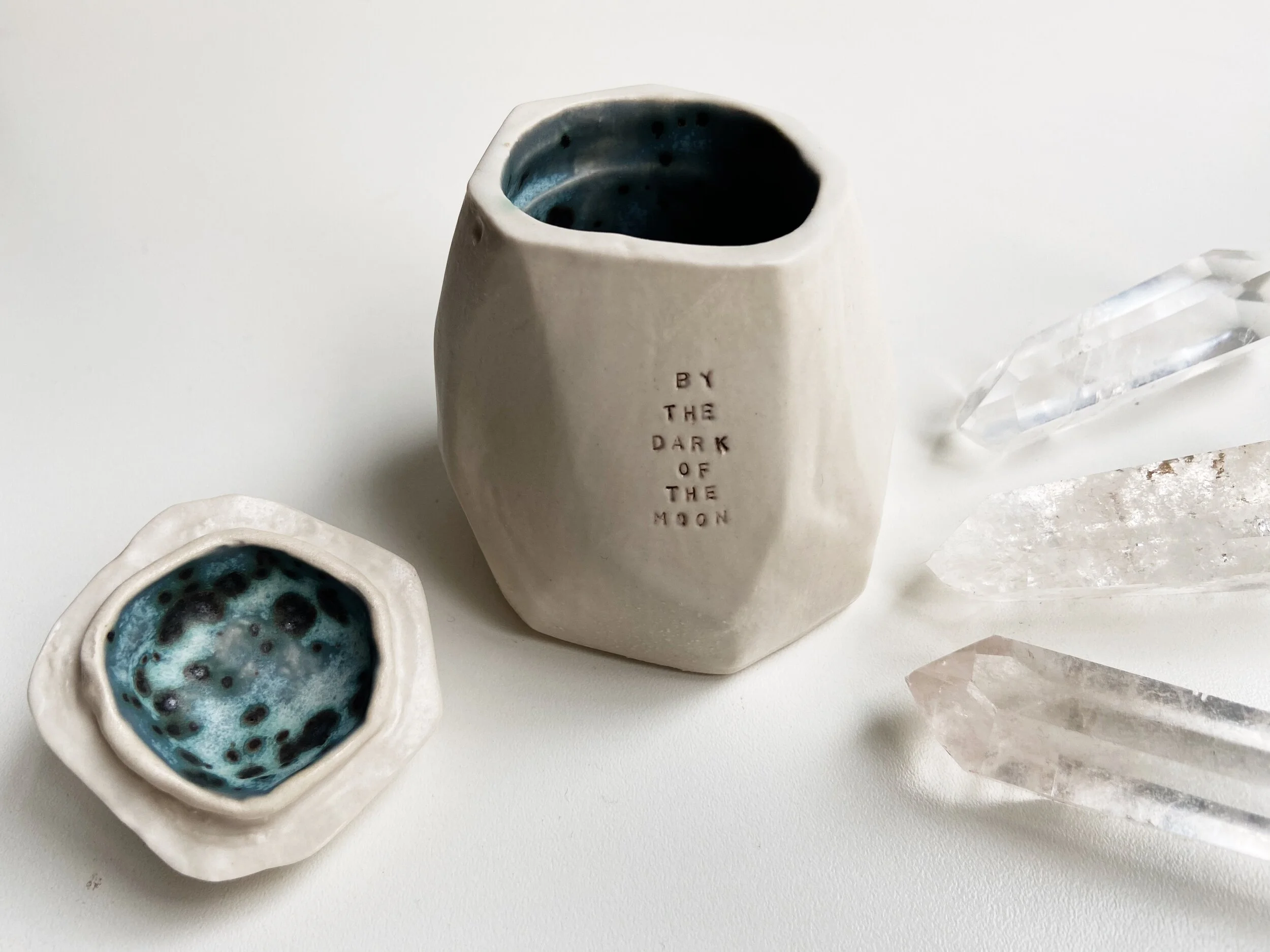 Jar - By The Dark Of The Moon {seconds}