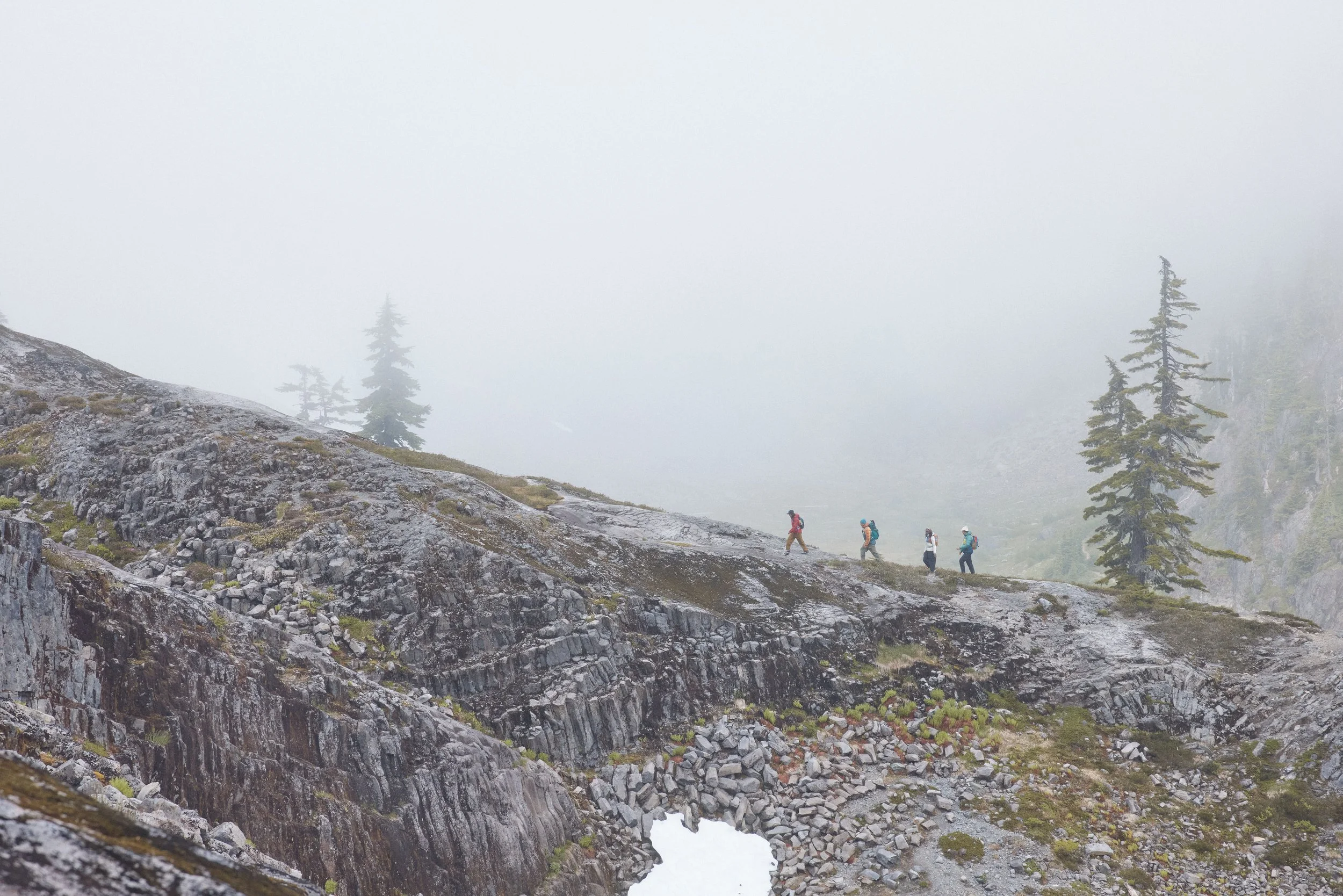 l-f26-wa-alpine-summit-chain-lakes-base-layer-mid-layer-outer-layer-0490.jpg