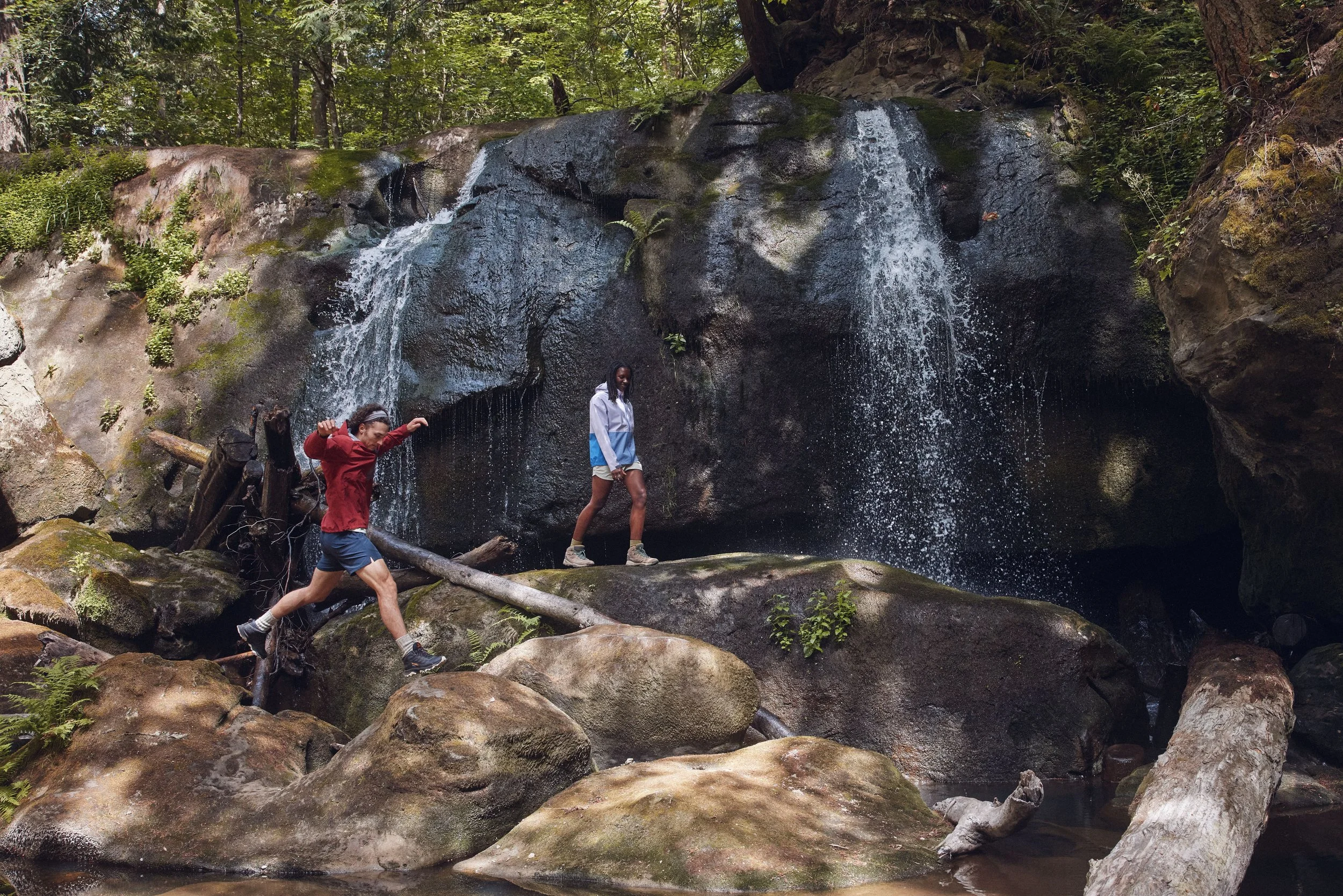 l-f26-wa-bouldering-afternoon-watcom falls-waterfall-hike-mid-layer-outer-layer-3755.jpg