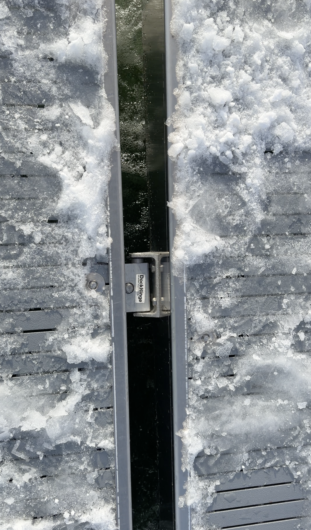 NEW Barges: High strength coupling system