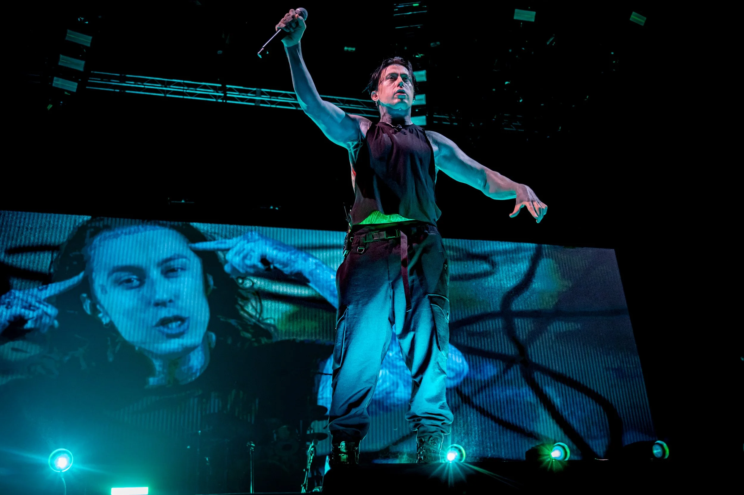 Falling In Reverse _0239_24-70_01.jpg