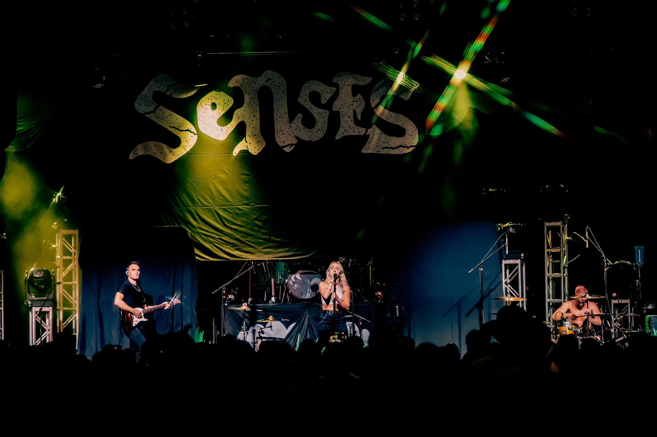 Senses_0203_70-200.jpg