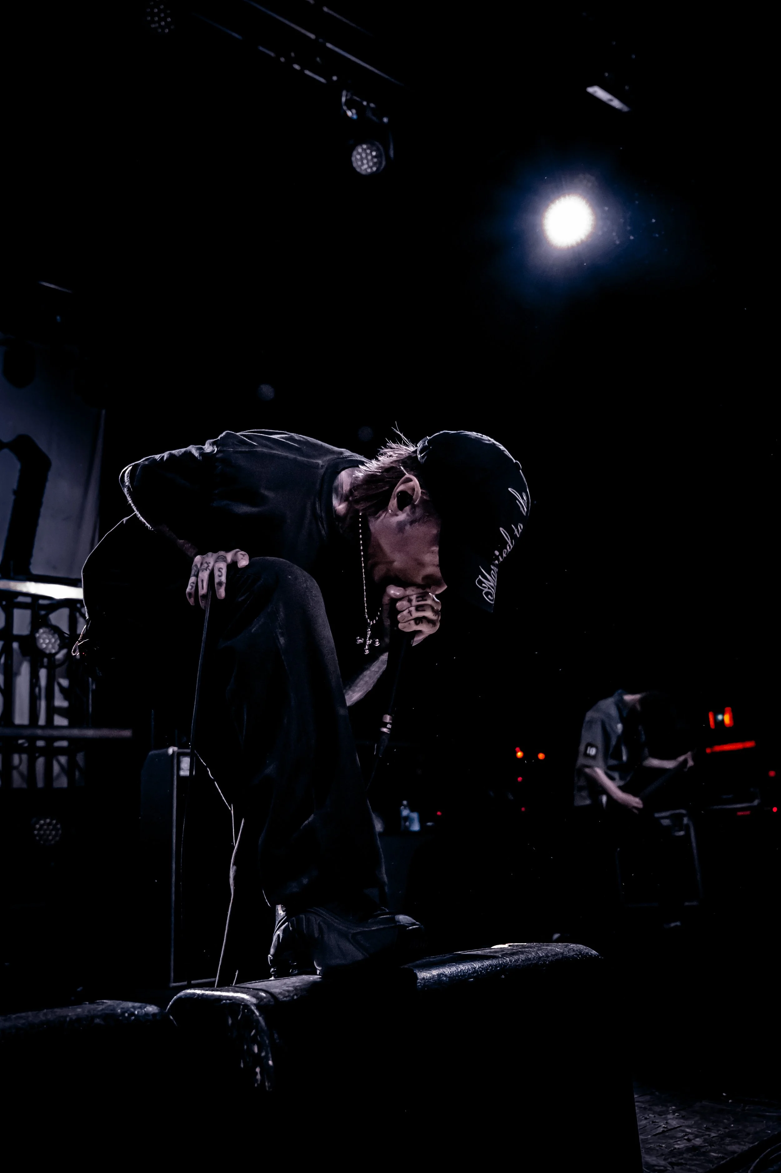 Thrown_0115_24-70_02.jpg